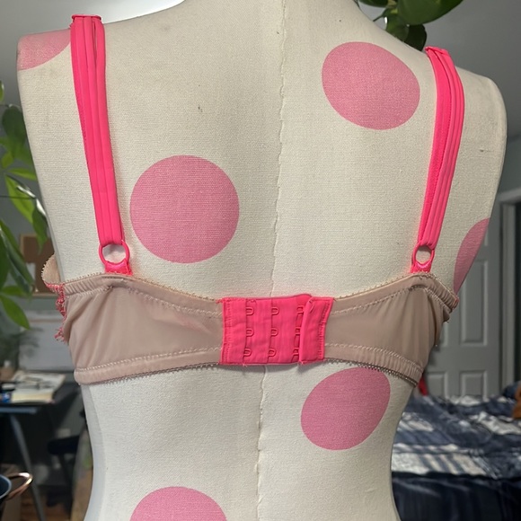 36DD - Picture 2 of 2